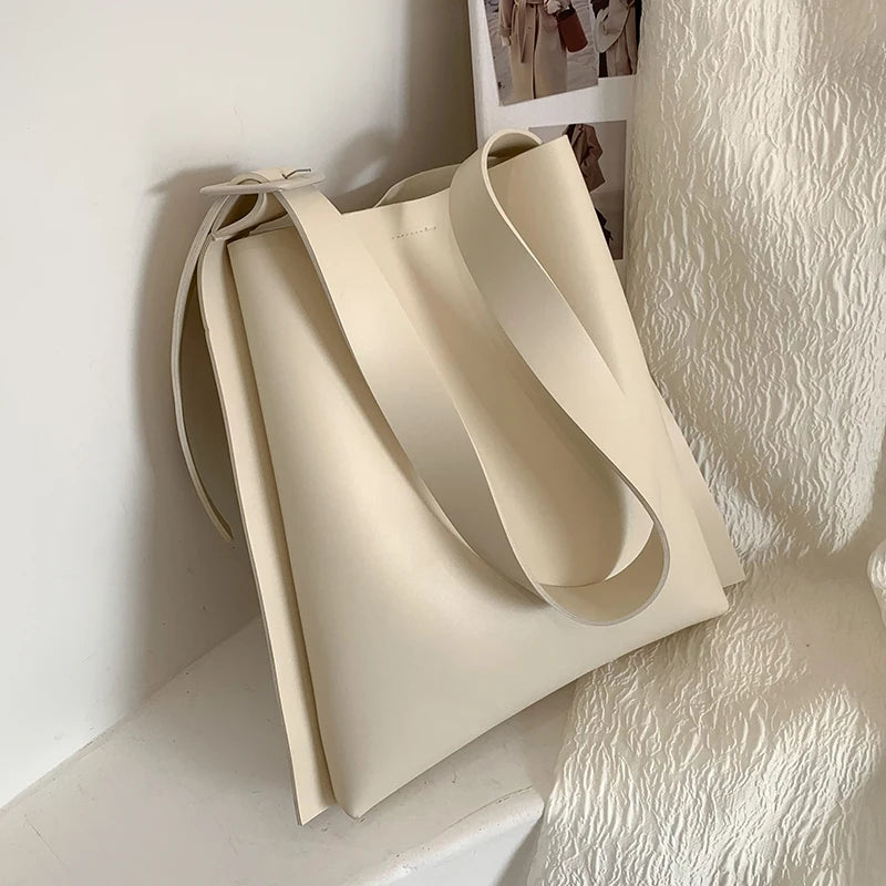 Tote Bag Women's Retro Soft Leather Underarm Bags 2023 New Autumn Winter Large Capacity Commute Bucket Shoulder Bags Trend