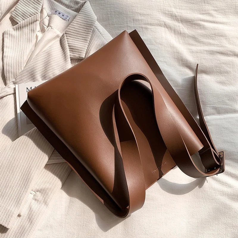 Tote Bag Women's Retro Soft Leather Underarm Bags 2023 New Autumn Winter Large Capacity Commute Bucket Shoulder Bags Trend