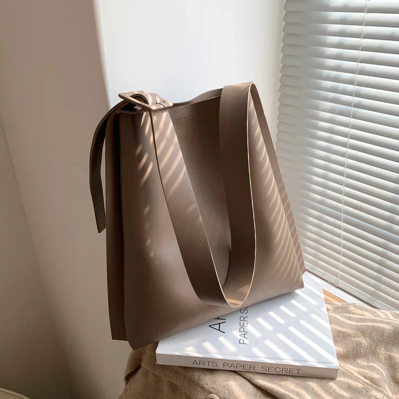 Women's Handbags & Totes