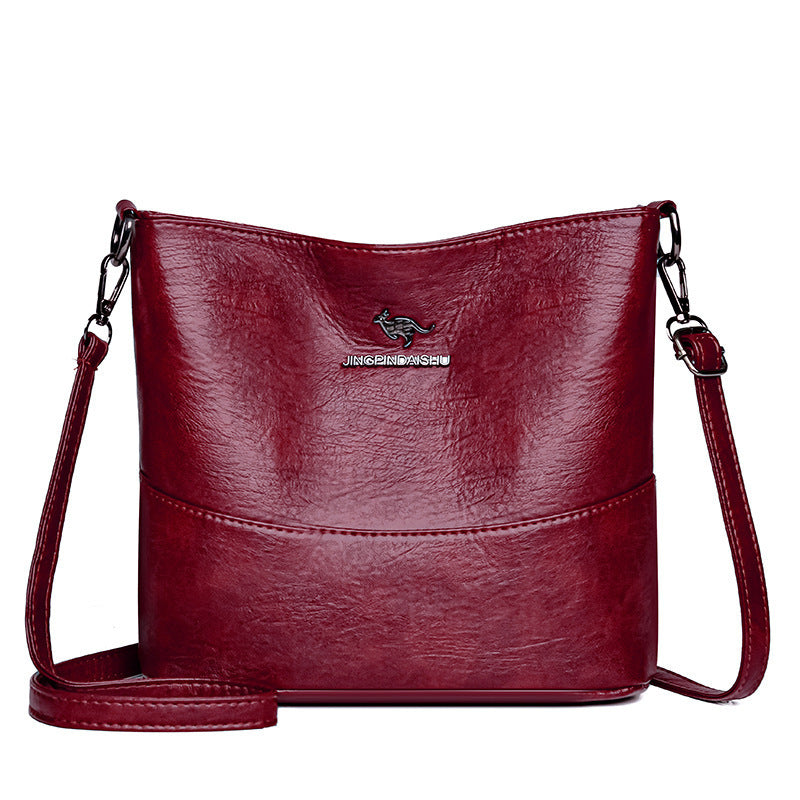 Everyday Elegance – Soft Leather Shoulder Bag
