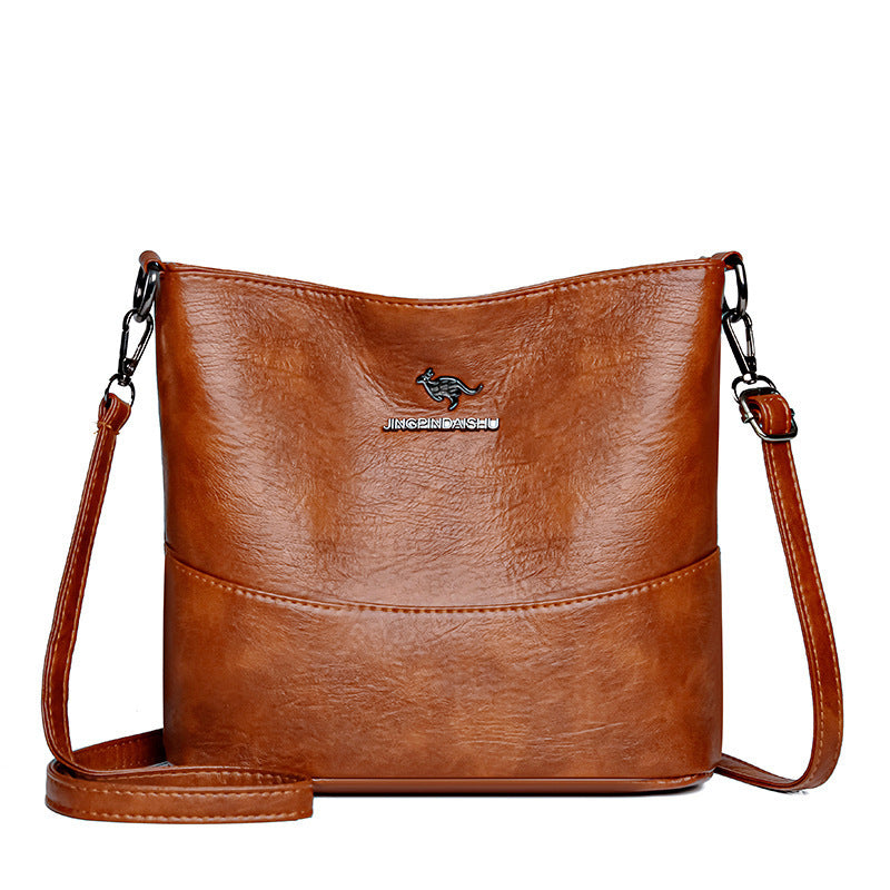 Everyday Elegance – Soft Leather Shoulder Bag