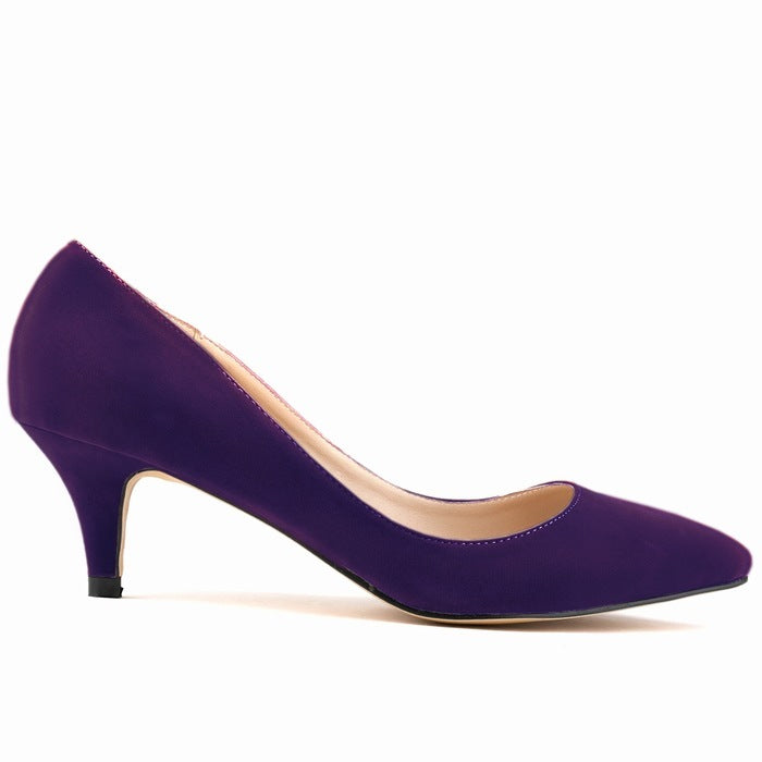 Pinpoint Perfection: The Low-Cut Stiletto
