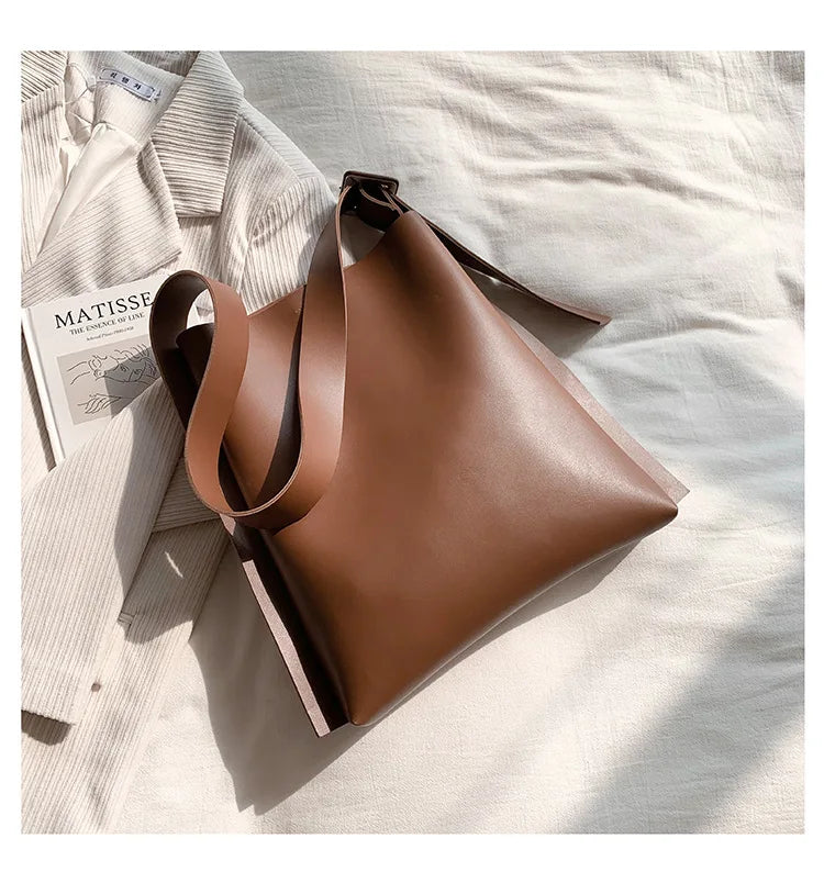 Tote Bag Women's Retro Soft Leather Underarm Bags 2023 New Autumn Winter Large Capacity Commute Bucket Shoulder Bags Trend
