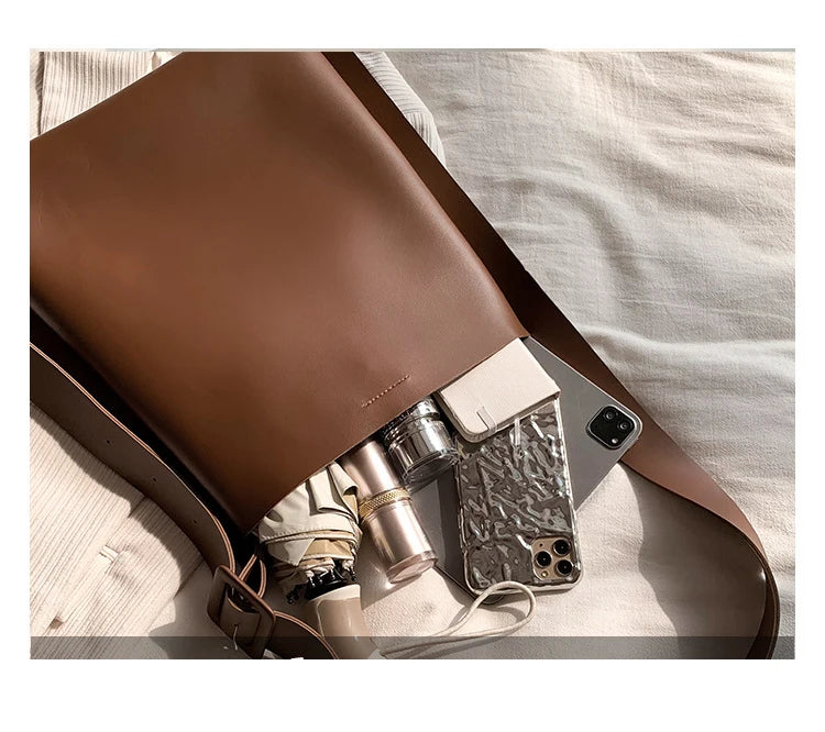 Tote Bag Women's Retro Soft Leather Underarm Bags 2023 New Autumn Winter Large Capacity Commute Bucket Shoulder Bags Trend