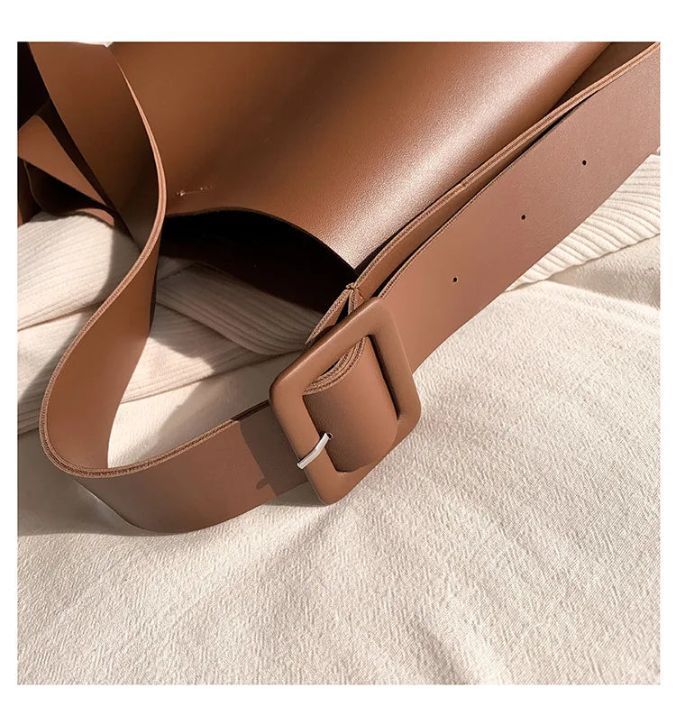 Tote Bag Women's Retro Soft Leather Underarm Bags 2023 New Autumn Winter Large Capacity Commute Bucket Shoulder Bags Trend
