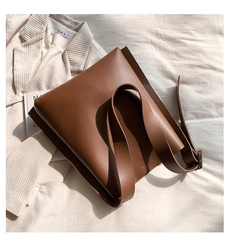 Tote Bag Women's Retro Soft Leather Underarm Bags 2023 New Autumn Winter Large Capacity Commute Bucket Shoulder Bags Trend