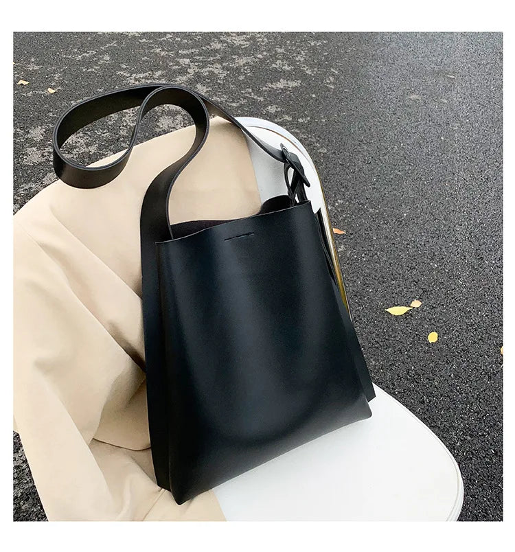 Tote Bag Women's Retro Soft Leather Underarm Bags 2023 New Autumn Winter Large Capacity Commute Bucket Shoulder Bags Trend
