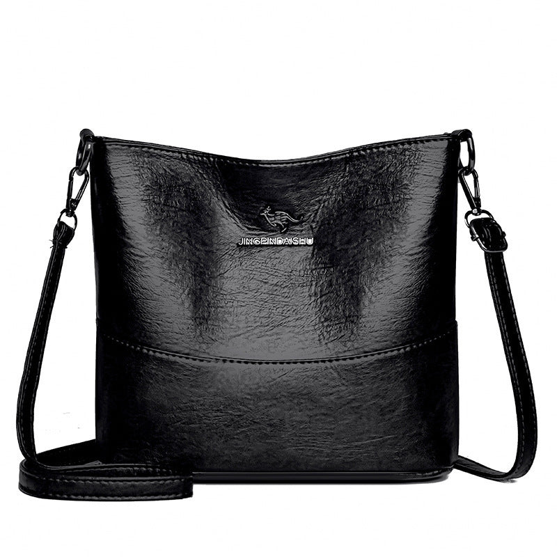 Everyday Elegance – Soft Leather Shoulder Bag